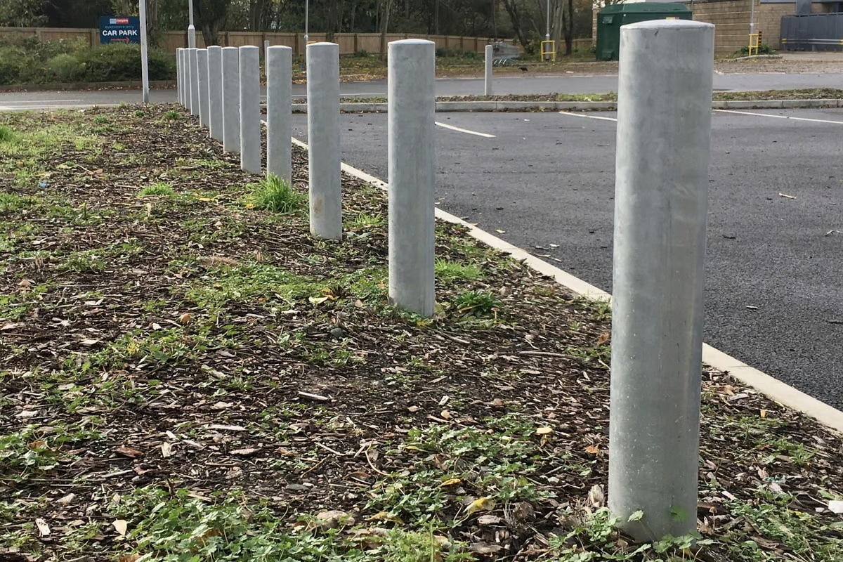 Galvanized Fixed Bollard